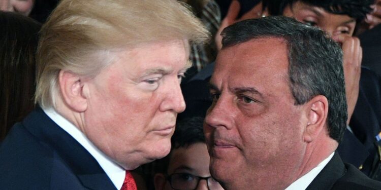 Chris Christie Taunts ‘Child’ Trump By Revealing His Big Fear