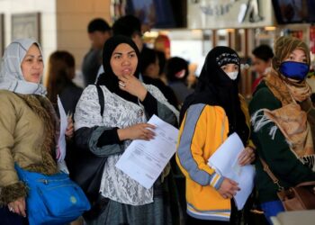 Kuwait suspends new visas for Philippines workers in rights row