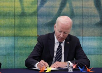 U.S. President Biden vows to strive for nuclear weapons-free world during visit to Hiroshima Peace Memorial Museum