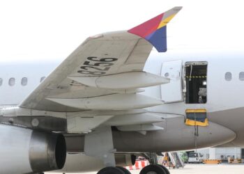 Man who opened Asiana plane door says he wanted out ‘quickly’