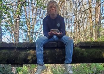 A 9-year-old boy didn’t realize he found a mammoth fossil in his grandma’s backyard until Facebook commenters said it looked like a tooth A 9-year-old boy didn’t realize he found a mammoth fossil in his grandma’s backyard until Facebook commenters said it looked like a tooth