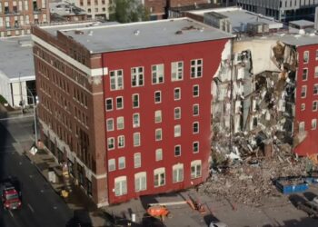 Davenport, Iowa apartment building partially collapses