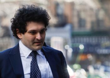 Indicted FTX founder Sam Bankman-Fried urges court to toss charges