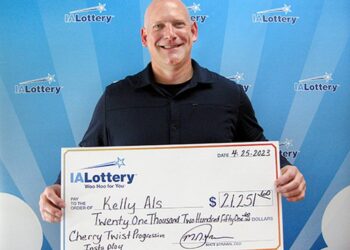 Lottery player tries to work after jackpot win in Iowa. He ‘lasted about five minutes’