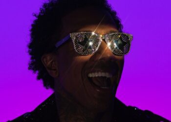 Yes, Nick Cannon has 11 kids with six women. He also makes 0 million a year