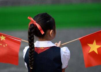 Vietnam demands Chinese ship leave its exclusive economic zone