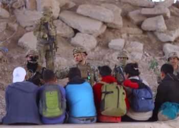 Migrant crossings at border dip as U.S. ends Title 42