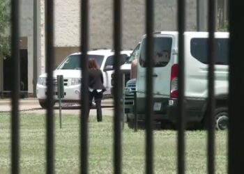 Elizabeth Holmes arrives at prison in Texas