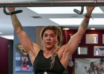 Iraqi Kurdish bodybuilder breaks down gender barriers