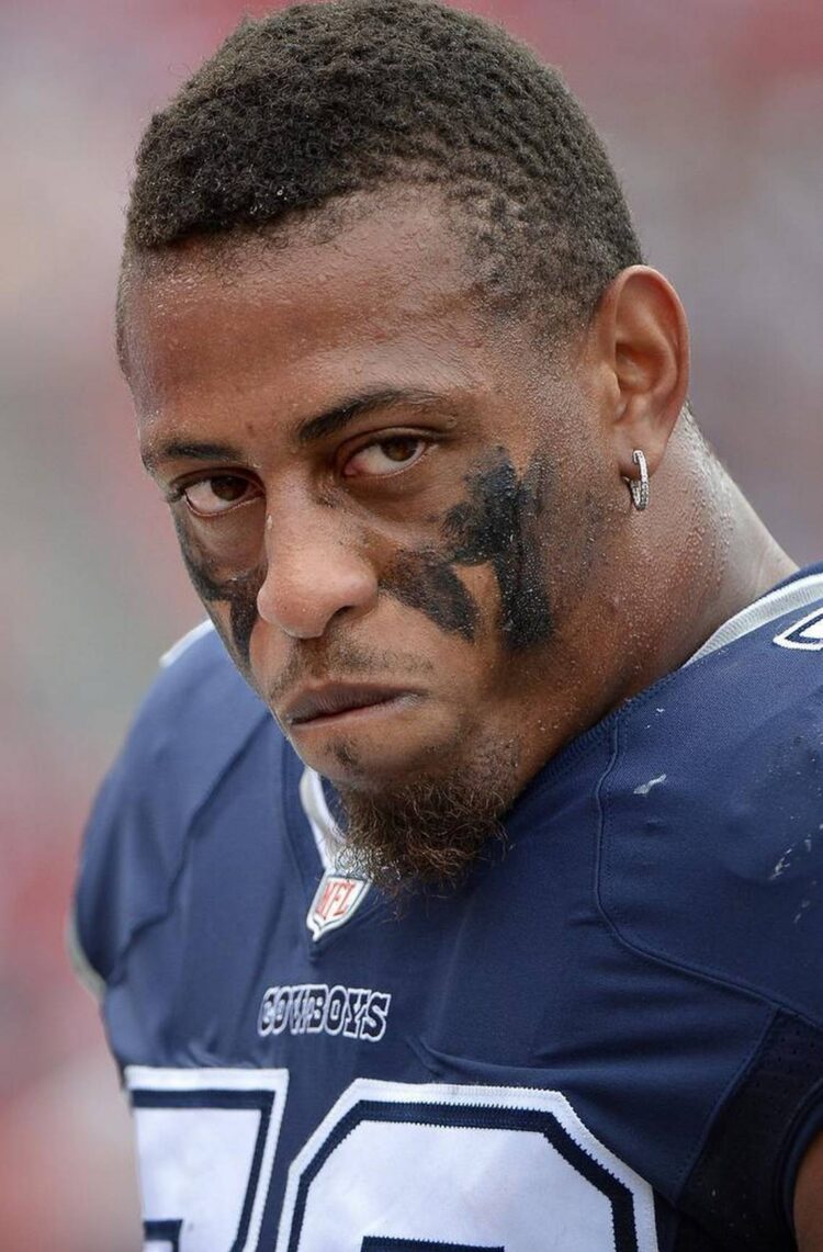 Former Cowboys defensive end selling Spectrum packages at Walmart in Garland