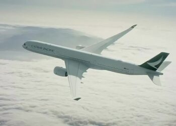 Cathay Pacific sorry over discrimination allegation