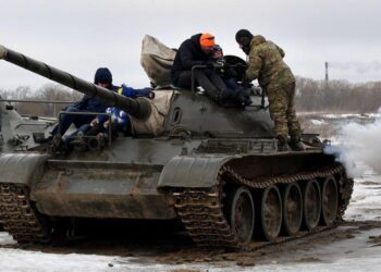 Yes, Russia Is Using Ancient Tanks in Combat in Ukraine. But Not as Tanks.