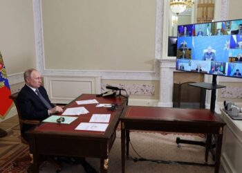 Putin has given up on ambitions to conquer Ukraine after military losses that could take a decade to repair, says US intel