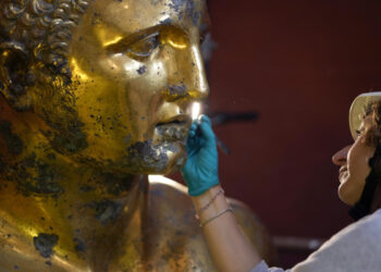 Vatican experts uncovering gilded glory of Hercules statue struck by lightning