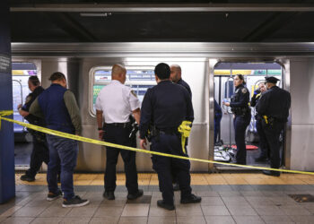 Man dies after being placed in headlock on NYC subway