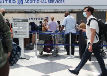 Flyers are ‘skiplagging’ to try and save money on flight tickets. Airlines hate it.