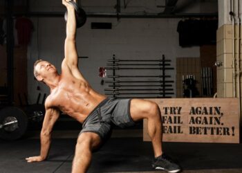 I did 70 Turkish get-ups every day for a week to strengthen my core — here are my results