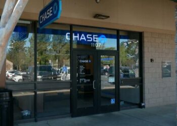 Chase bank blames woman for not protecting her account after scammers stole 0,000