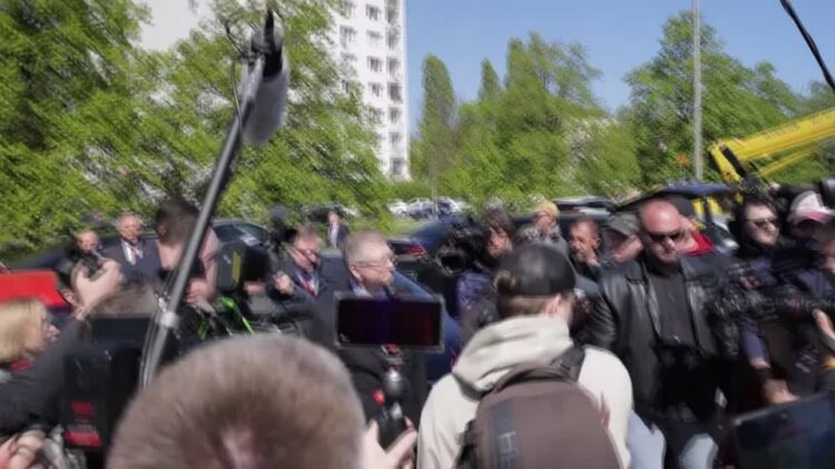 Protests stop Russia envoy at Soviet Poland cemetery