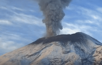 Timelapse Shows Smoke Gushing From Popocatepetl Volcano