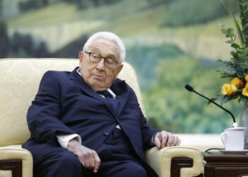 Henry Kissinger says he wants to call attention to the dangers of A.I. the same way he did for nuclear weapons but warns it’s a ‘totally new problem’