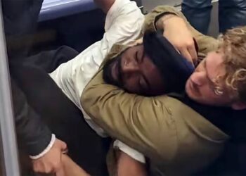 Homeless New Yorker is murdered on the subway, and some see his attacker as a hero