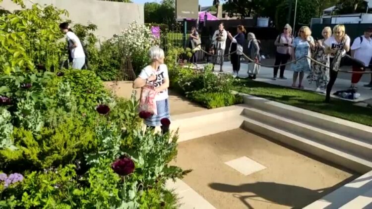 Climate activists disrupt Chelsea Flower Show