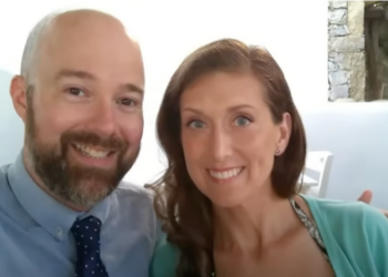 New York couple who helped stranded Koreans are welcomed in Seoul