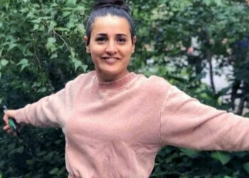 Artist instantly paralyzed after being shoved into moving subway train, New York prosecutor says