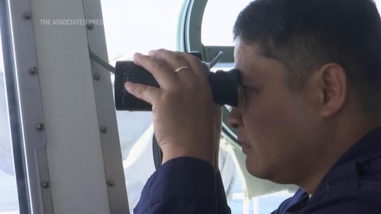 Filipino crew on front line of sea feud with China