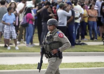 Eight killed in Texas mall shooting, gunman also dead