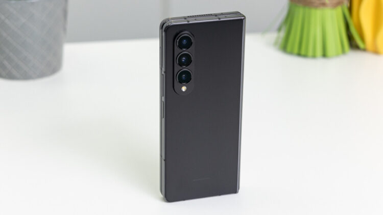 Samsung’s Discover Summer 2023 festivities are wrapping up with an amazing new Galaxy Z Fold 4 deal