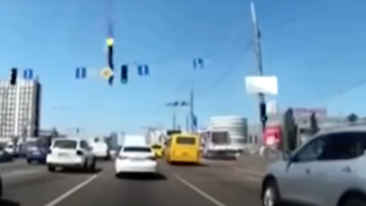 Dashcam captures Russian missile section falling in traffic on Kyiv road