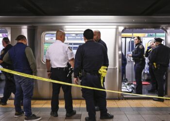 Man killed after being placed in headlock on NYC subway