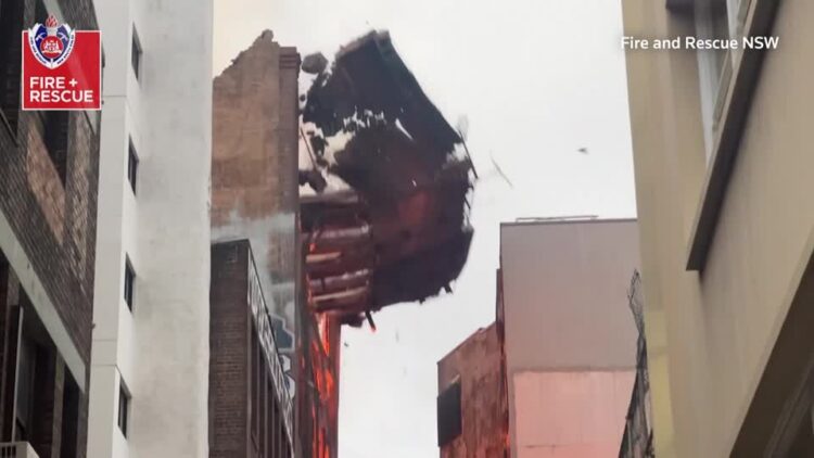 Building collapses amid massive blaze in Sydney