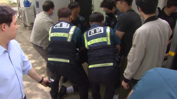 Man who opened plane door ‘mentally struggling’