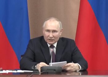 West trying to break Russia up