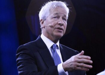 JPMorgan employees describe growing ‘paranoia’ as the company tracks their office attendance, calls, calendars, and more — with one worker even installing a ‘mouse jiggler’ to evade ‘Big Brother’