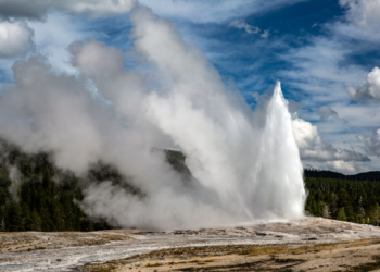 Yellowstone volcano eruption more complex than scientists previously thought, report says