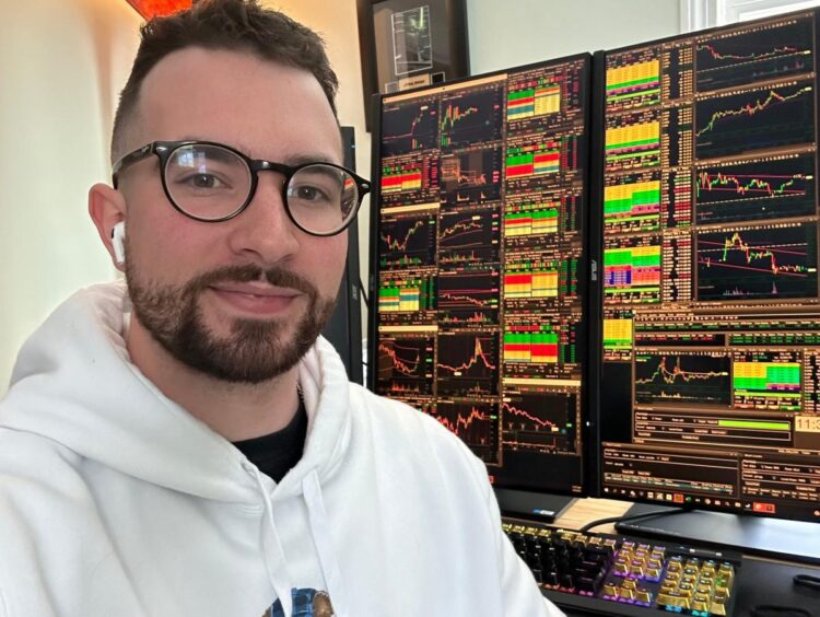 A 24-year-old stock trader who made over $8 million in 2 years shares the 4 indicators he uses as his guides to buy and sell