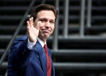 U.S. metals magnate Sabin sours on DeSantis, backs Scott in 2024 race