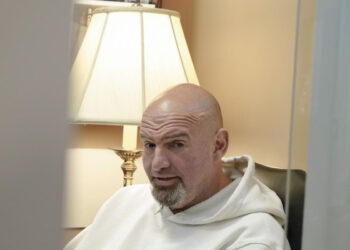 Back in hoodies and gym shorts, Fetterman tackles Senate life after depression treatment