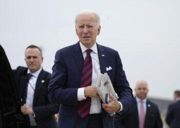 Biden dives into debt ceiling talks, causing mini panics among his base