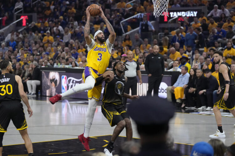 Davis, James deliver as Lakers top Curry, Warriors in Game 1