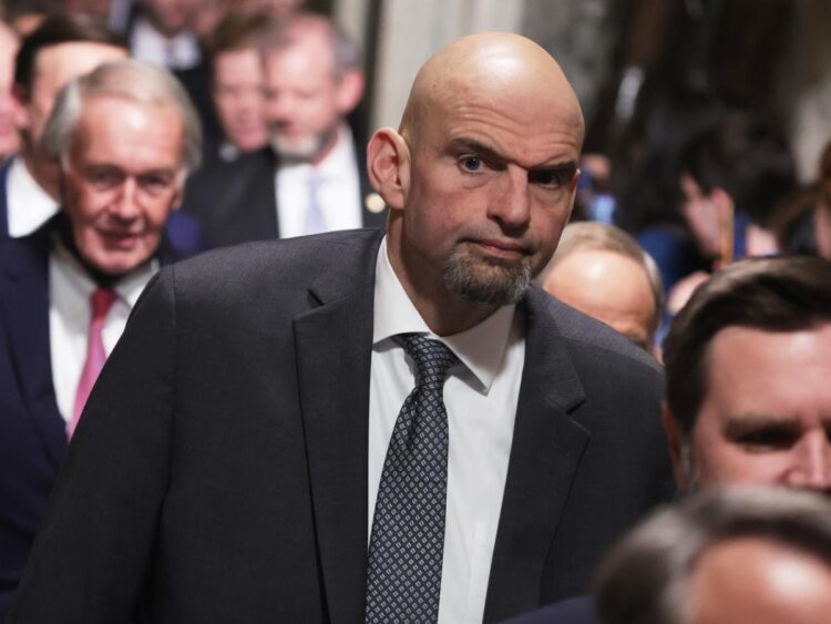 John Fetterman suggests failed Silicon Valley Bank executives should have the same work requirements ‘Republicans want’ for families receiving food stamps