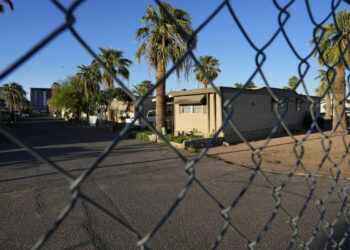 Low-income tenants lack options as old mobile home parks are razed