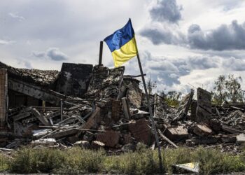 Russian and Ukrainian officials got into a fistfight at a conference in Turkey and had to be physically restrained