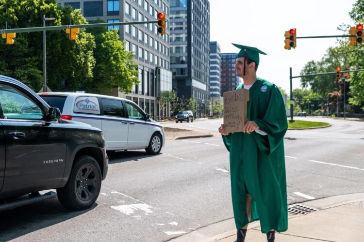 ‘Homeless jobless:’ MSU graduate having no luck in job hunt, turns to panhandling
