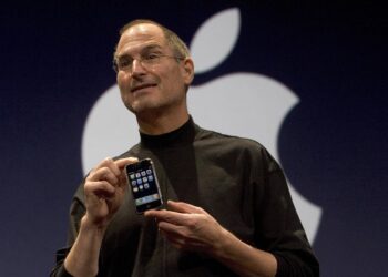 A 5 check signed by Apple cofounder Steve Jobs, who famously disliked giving his signature, is up for auction, where the top bid has already hit nearly ,000