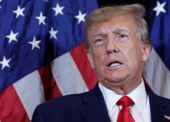 Trump asked his lawyer if he could fight the DOJ subpoena for classified docs. It’s not proof that he obstructed justice, but it could lend itself to the larger investigation, experts say.